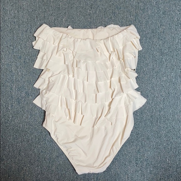 One piece with multiple layers - Picture 4 of 7